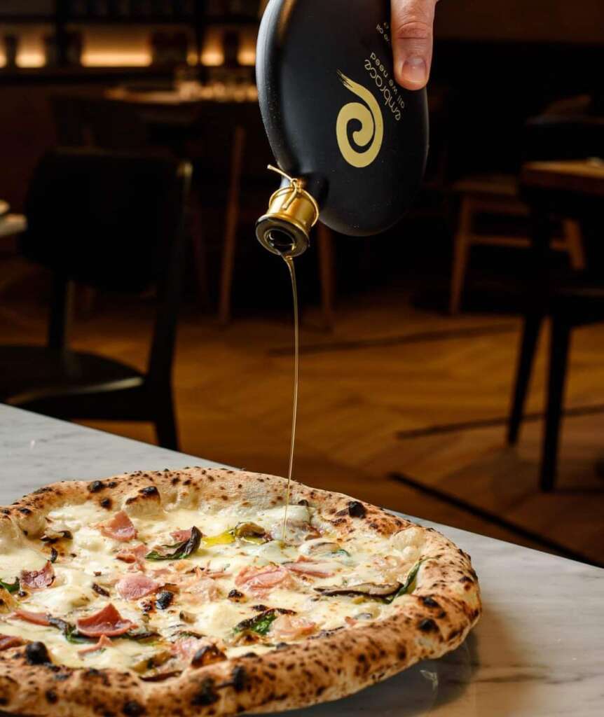 olio embrace pizza